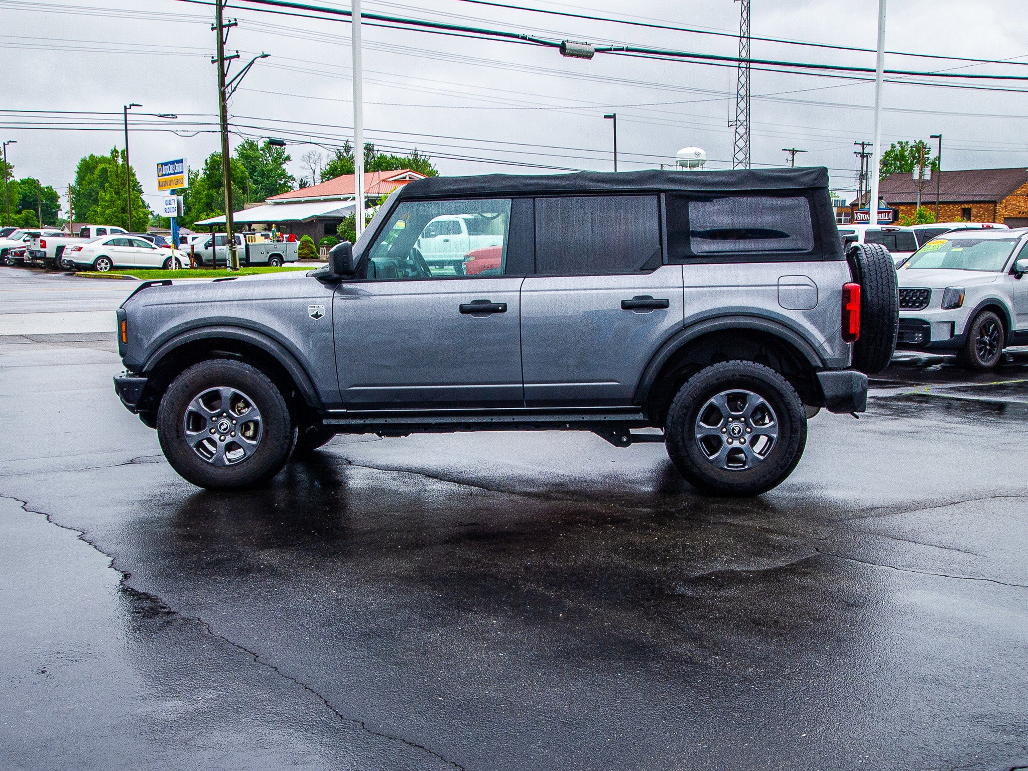 2022 Ford Bronco Base