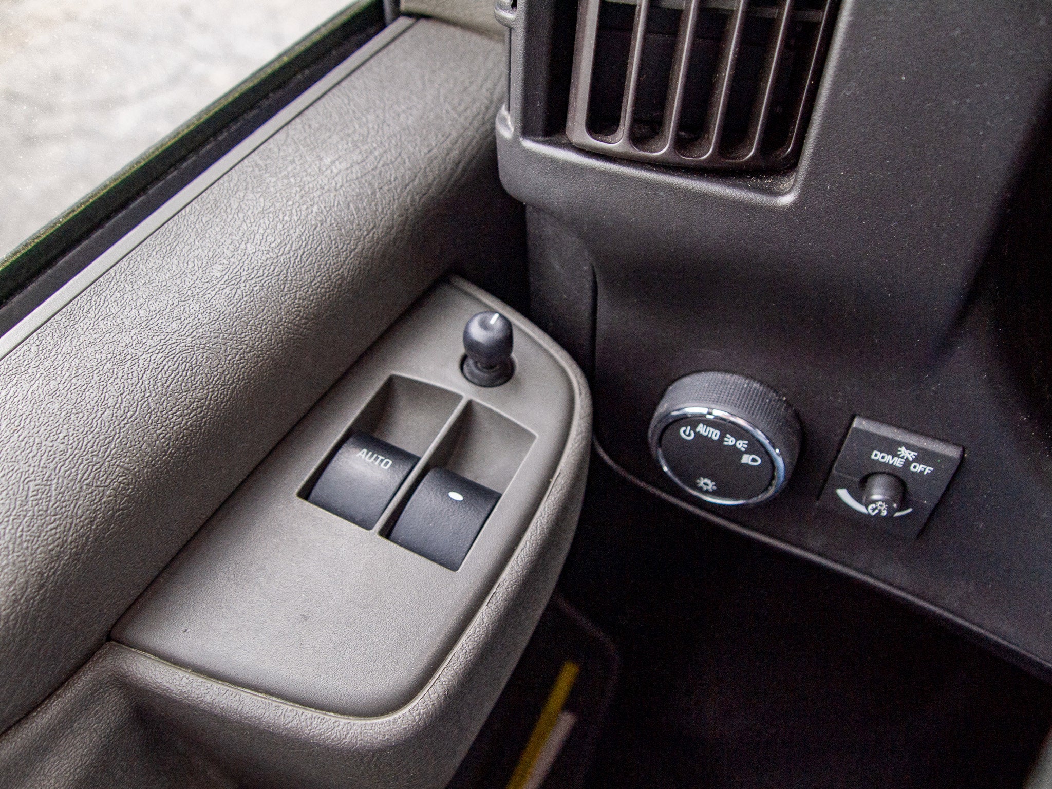 2020 Chevrolet Express Passenger 3500 1LT