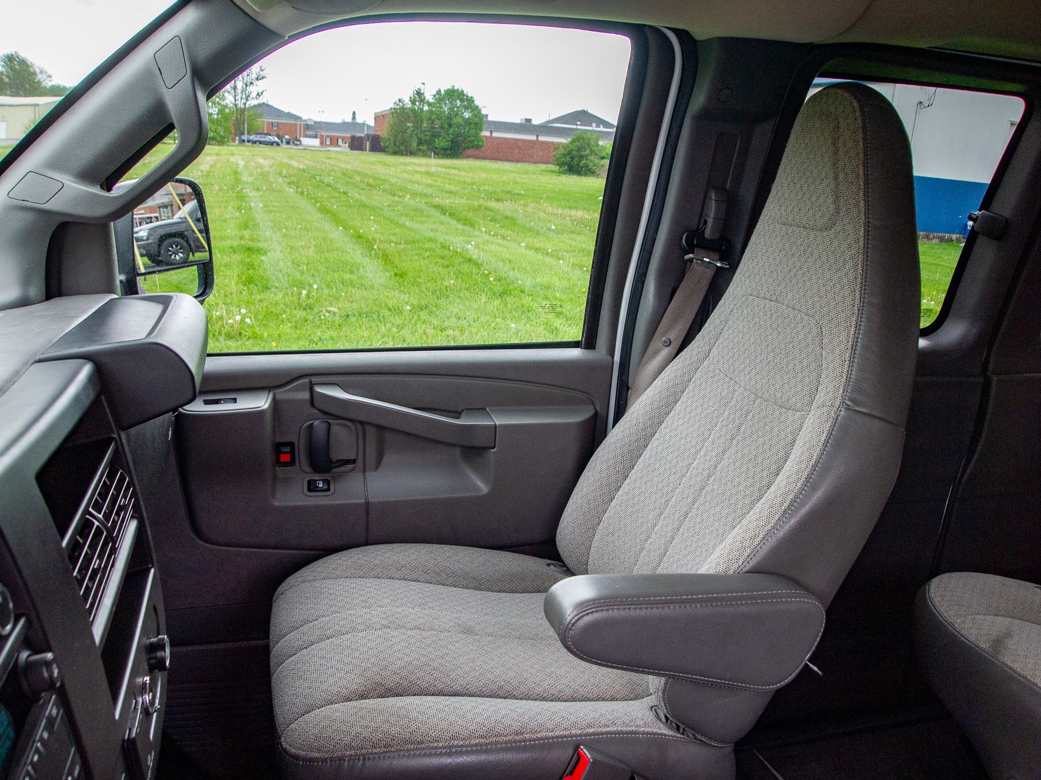 2020 Chevrolet Express Passenger 3500 1LT