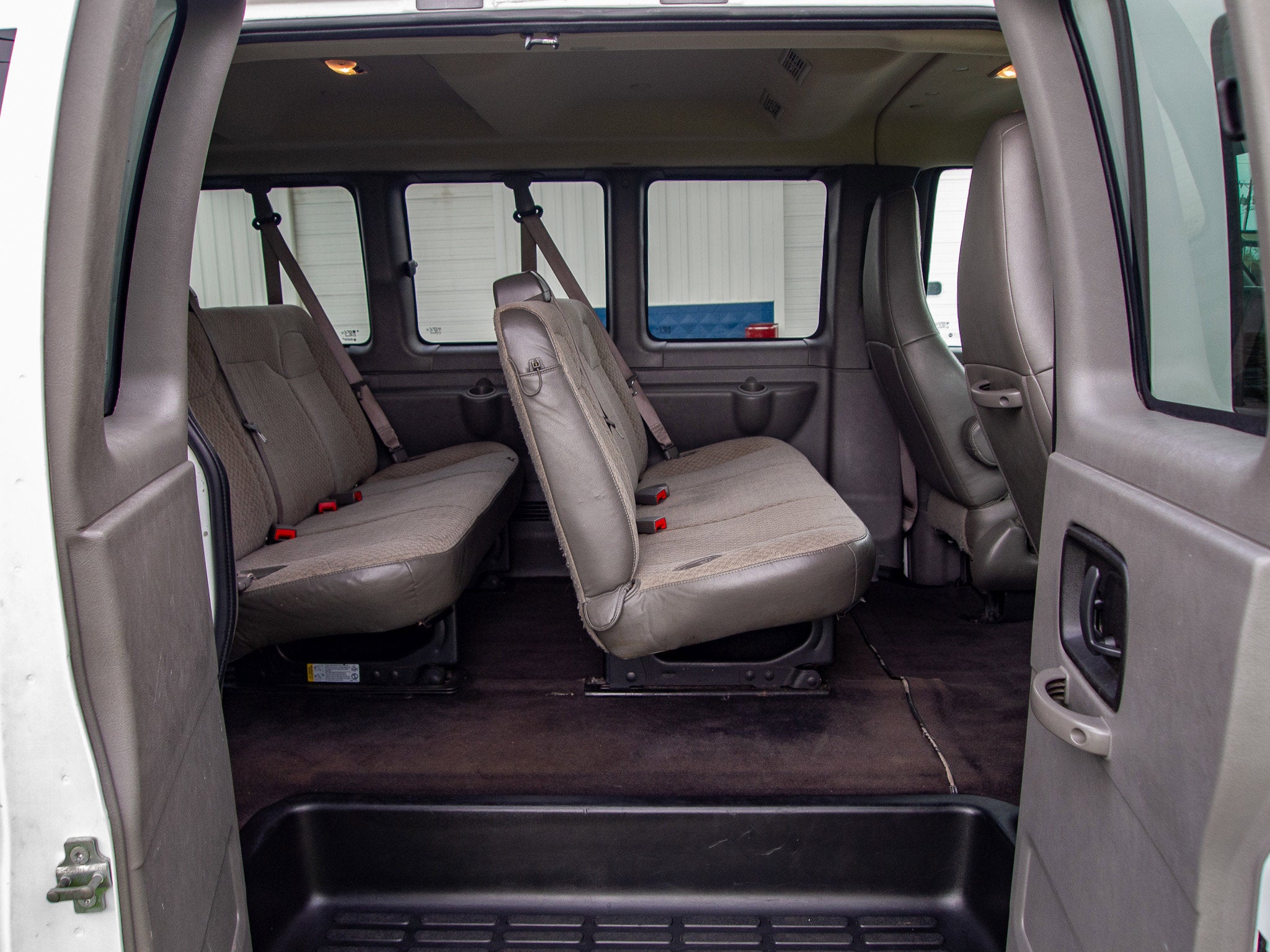 2020 Chevrolet Express Passenger 3500 1LT