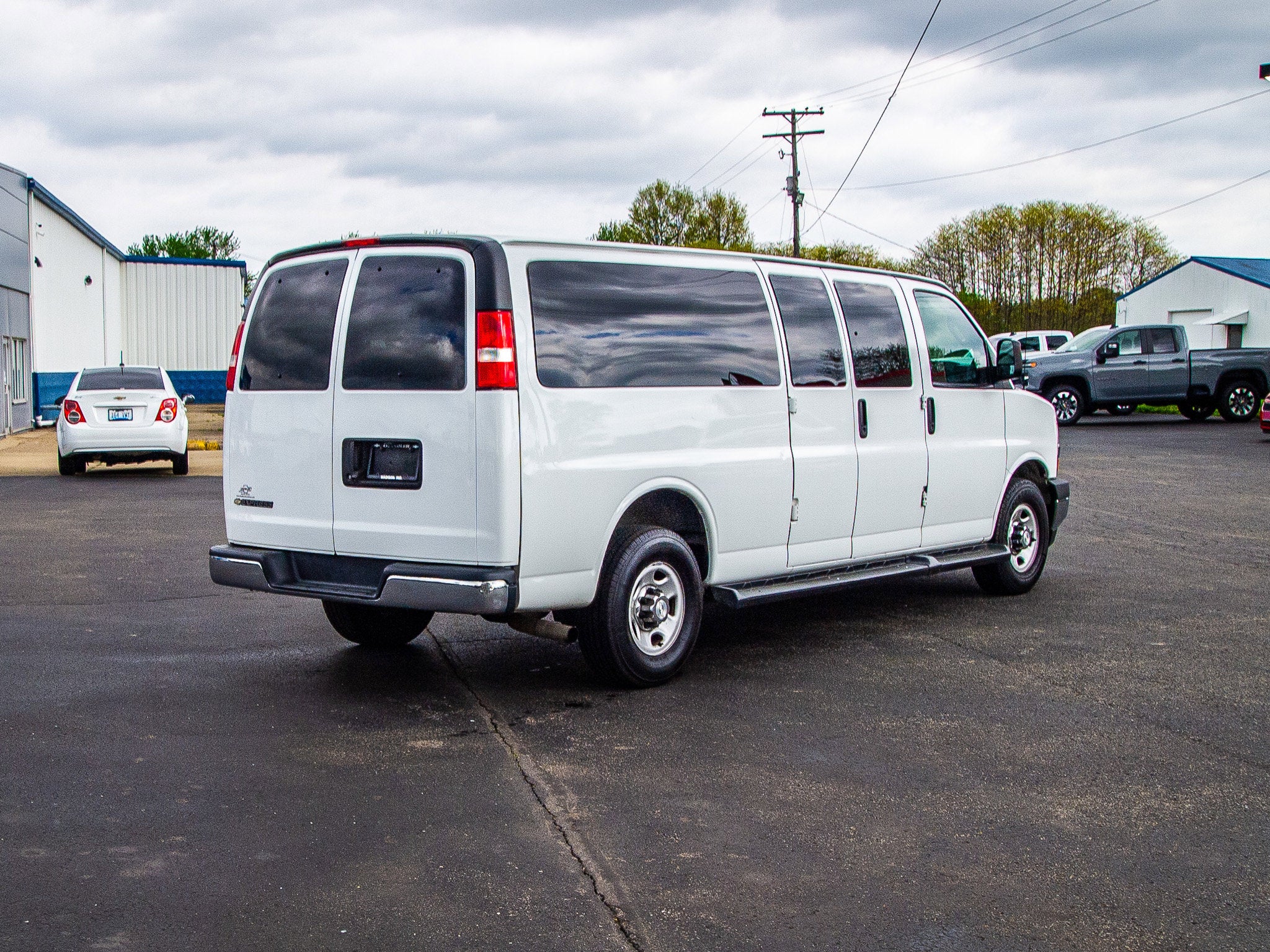 2020 Chevrolet Express Passenger 3500 1LT