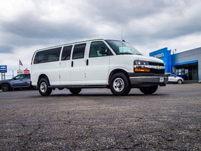 2020 Chevrolet Express Passenger 3500 1LT