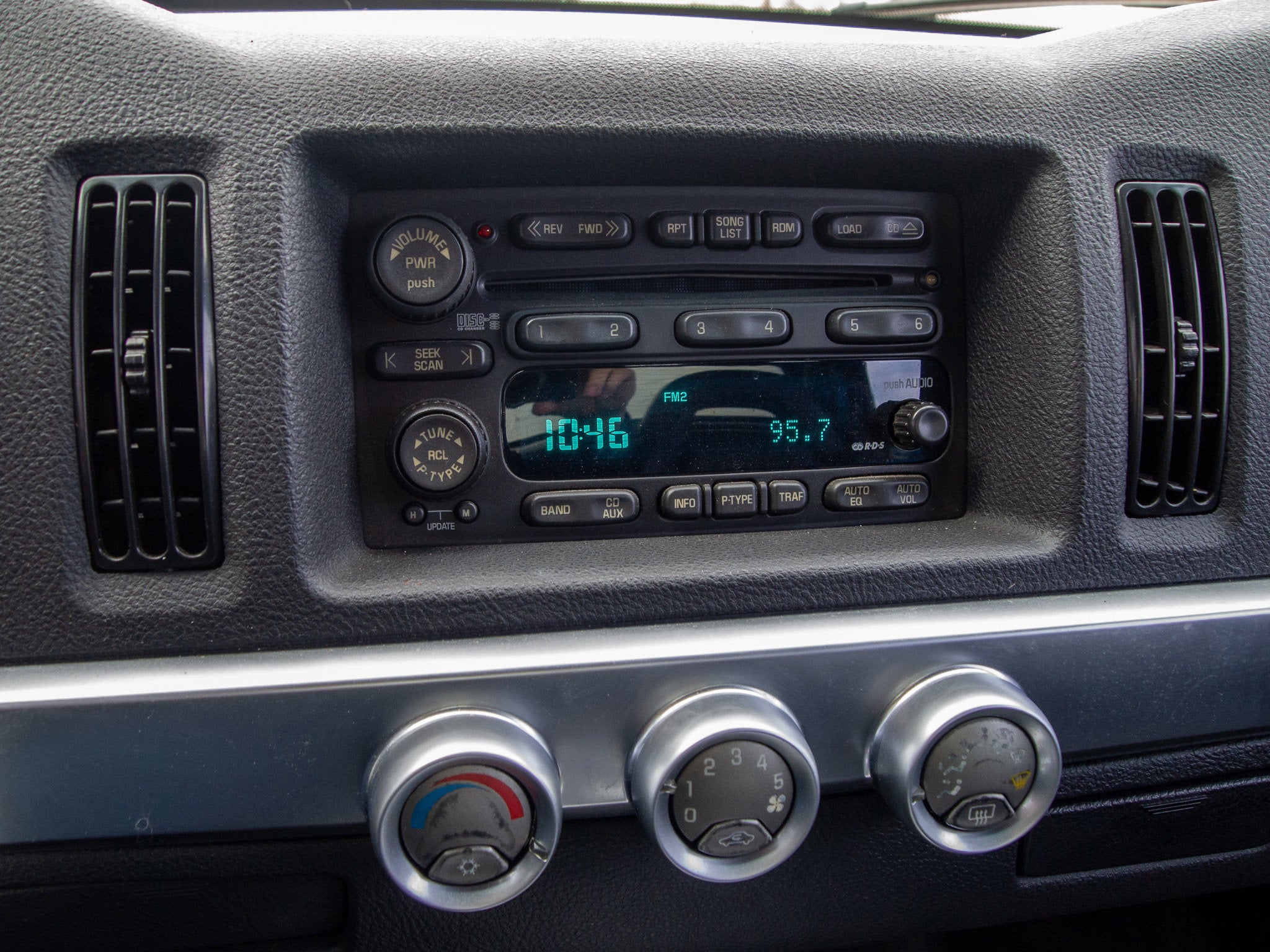 2004 Chevrolet SSR LS