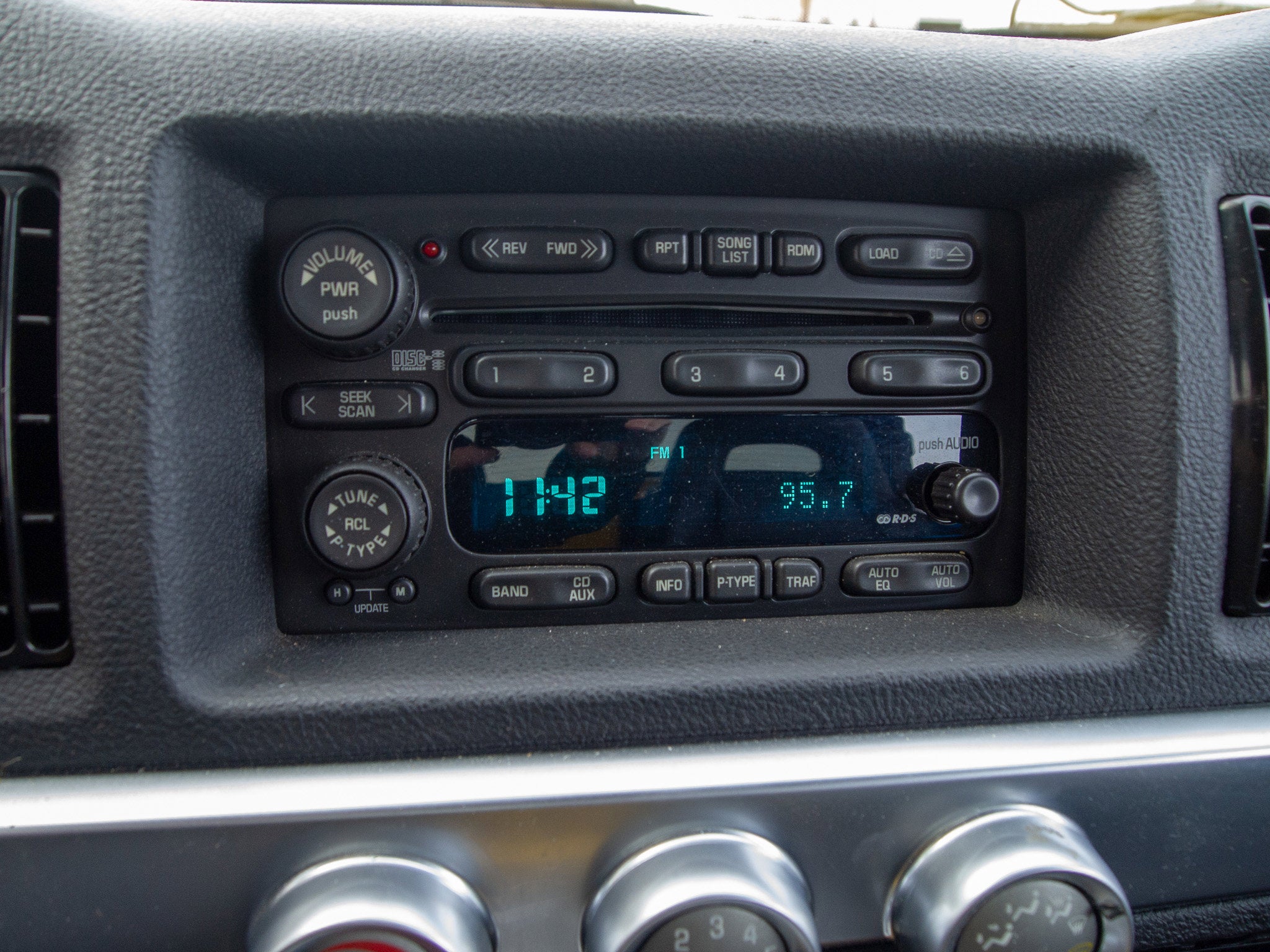 2004 Chevrolet SSR LS