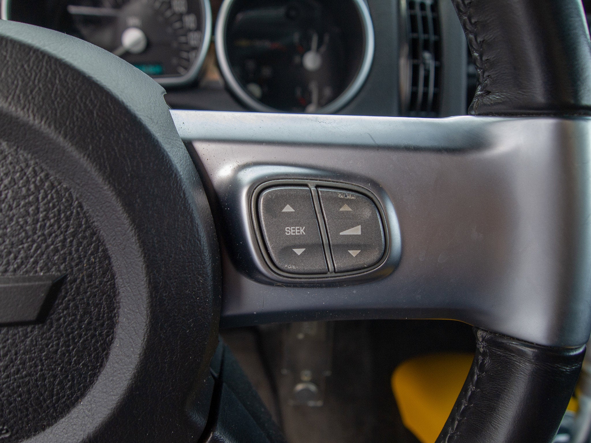 2004 Chevrolet SSR LS