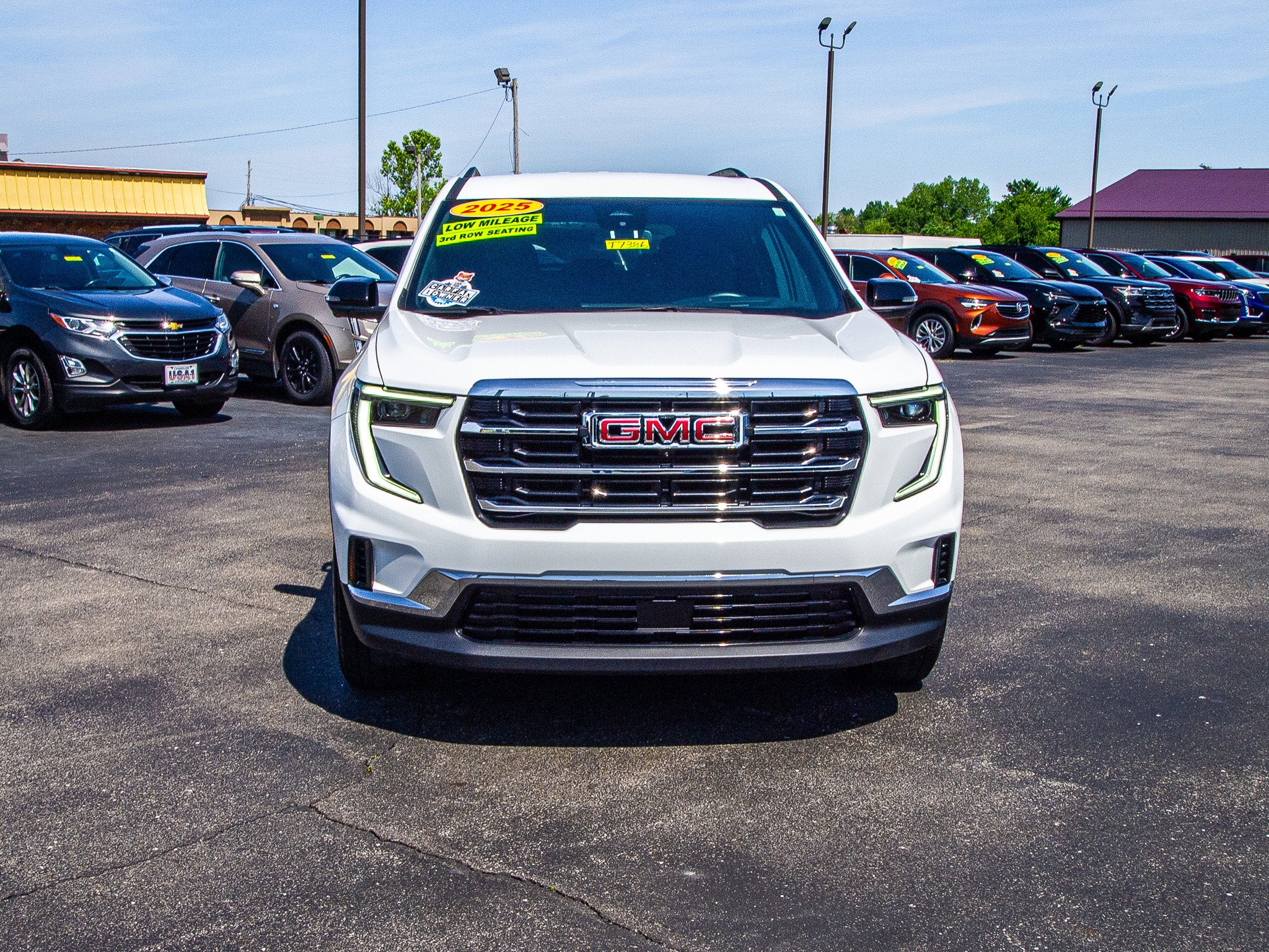 2025 GMC Acadia Elevation