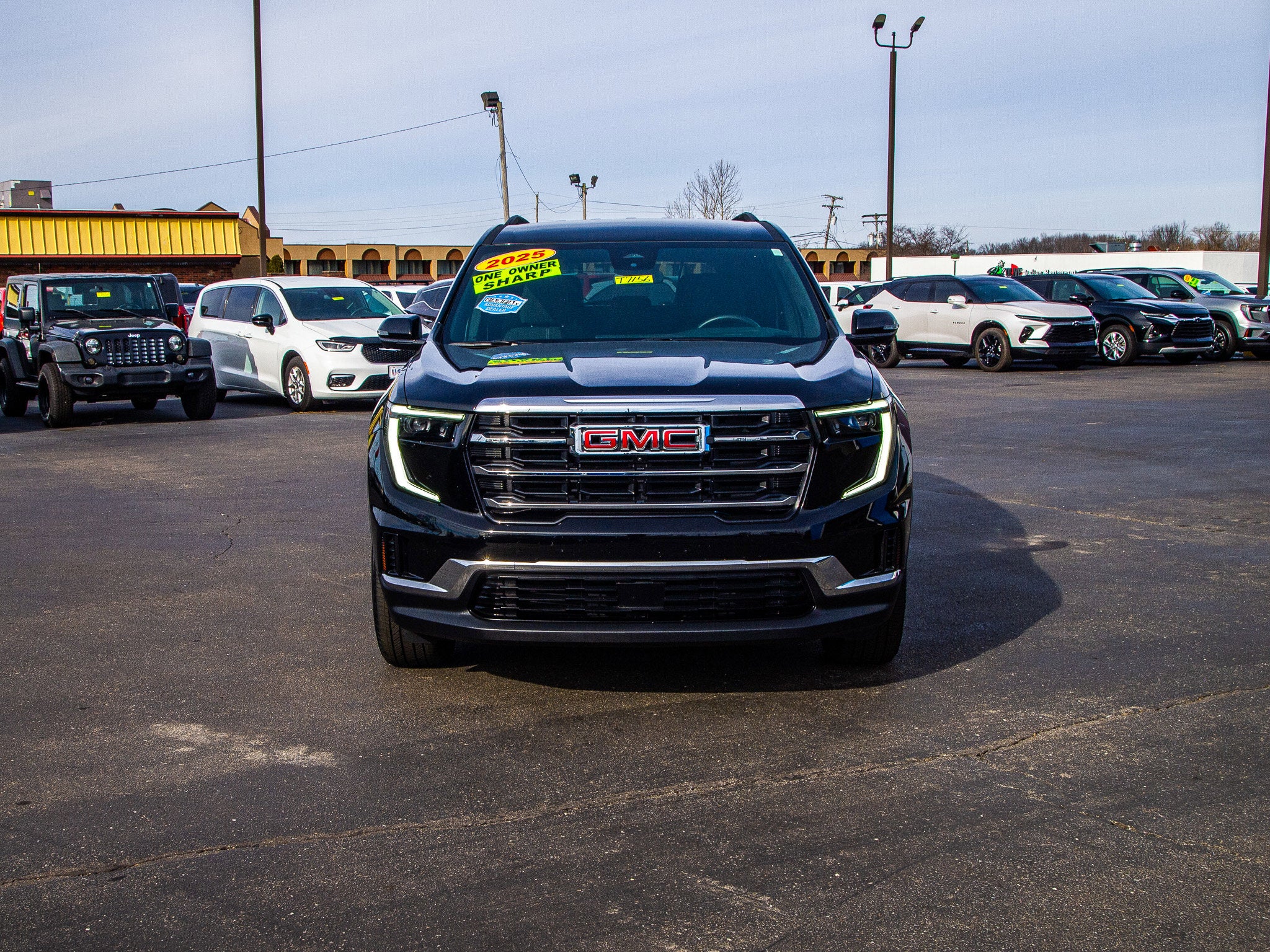 2025 GMC Acadia Elevation
