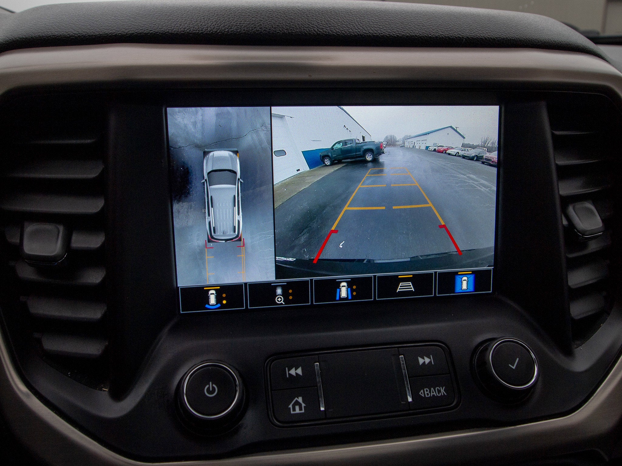 2022 GMC Acadia Denali