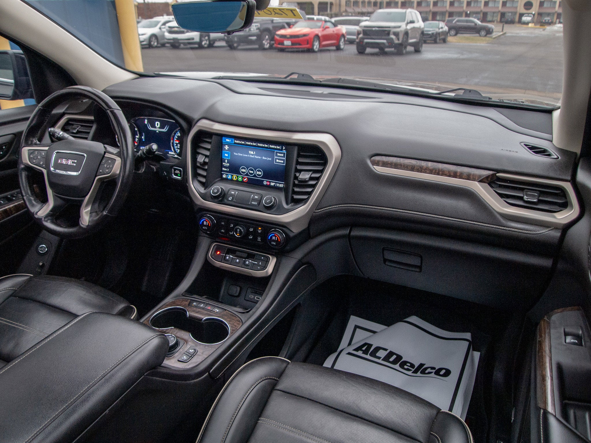 2022 GMC Acadia Denali