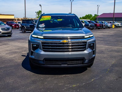 2025 Chevrolet Traverse LT