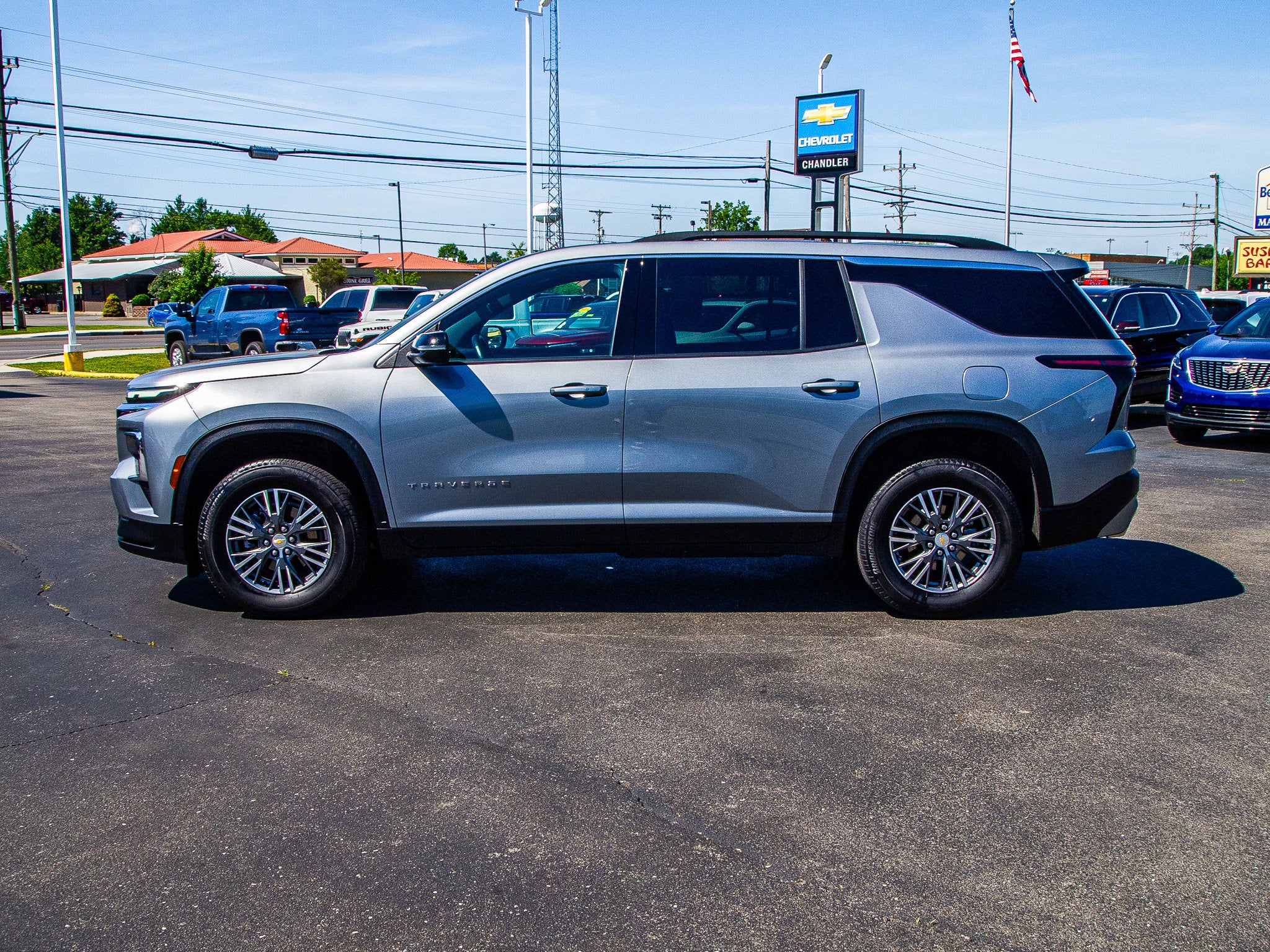 2025 Chevrolet Traverse LT