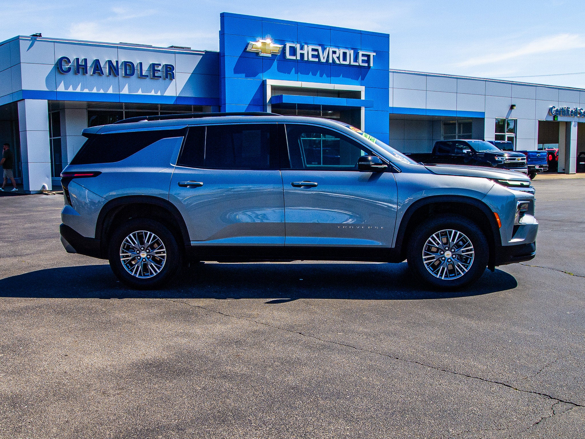 2025 Chevrolet Traverse LT