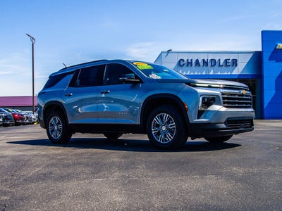 2025 Chevrolet Traverse LT