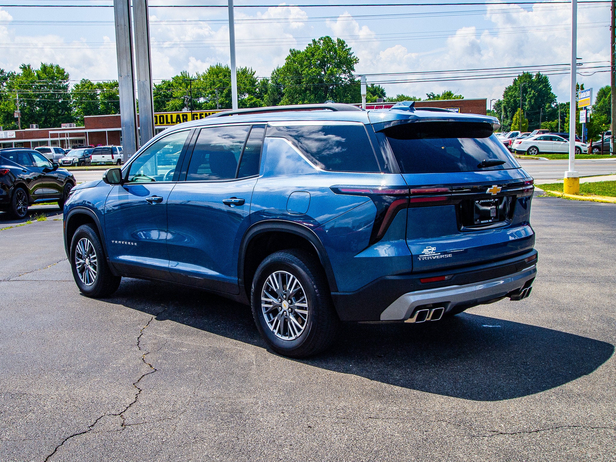 2025 Chevrolet Traverse LT
