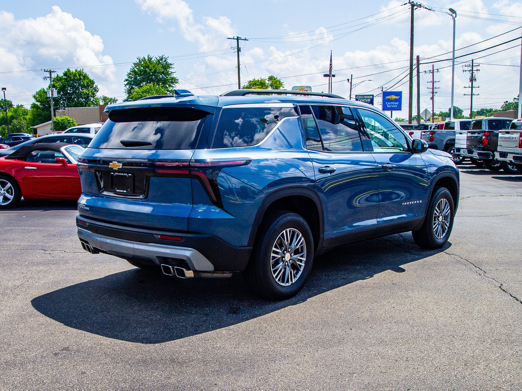 2025 Chevrolet Traverse LT
