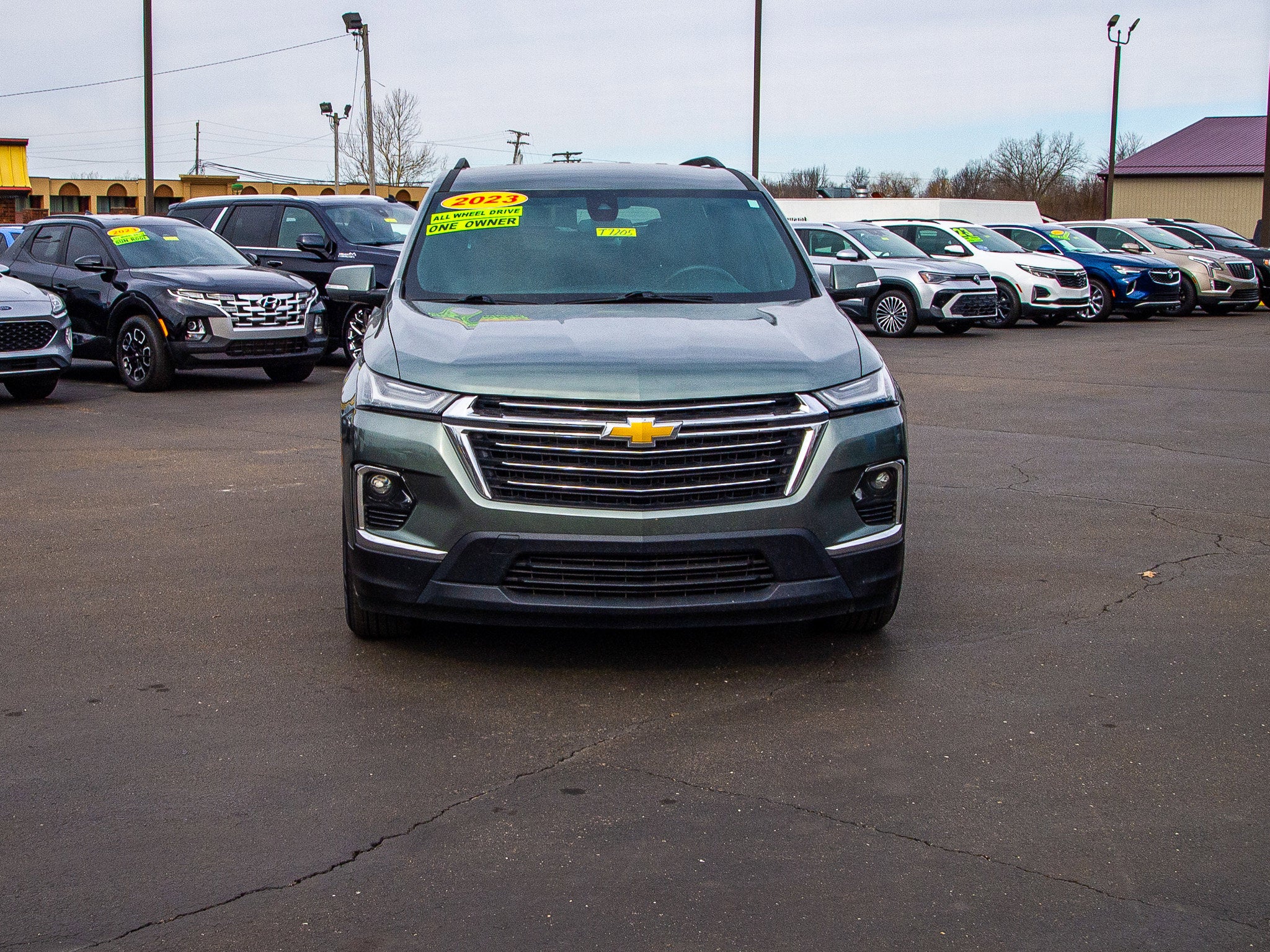 2023 Chevrolet Traverse LT Cloth