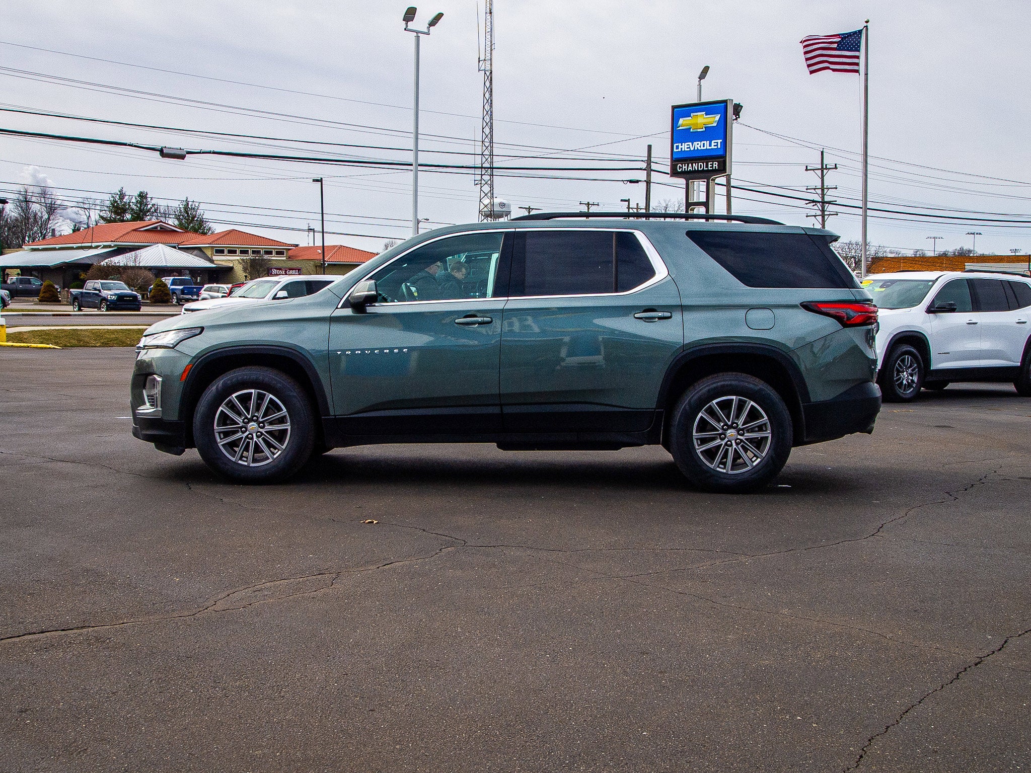 2023 Chevrolet Traverse LT Cloth