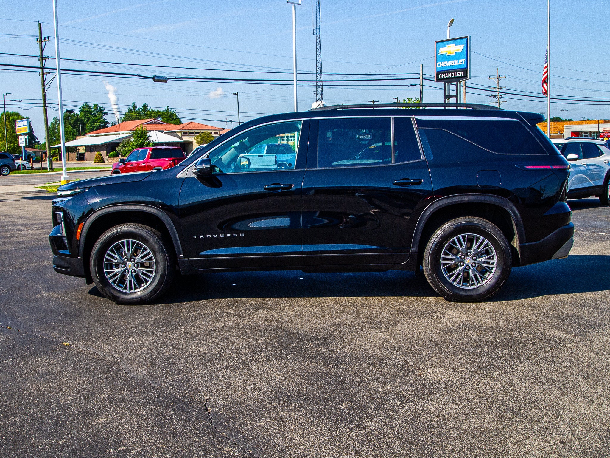 2025 Chevrolet Traverse LT
