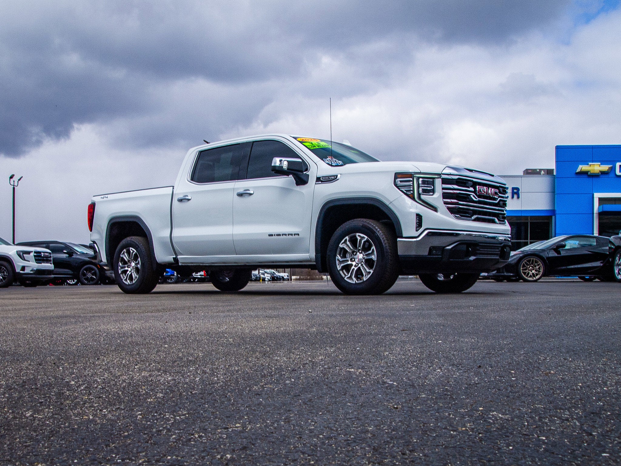 2025 GMC Sierra 1500 SLT