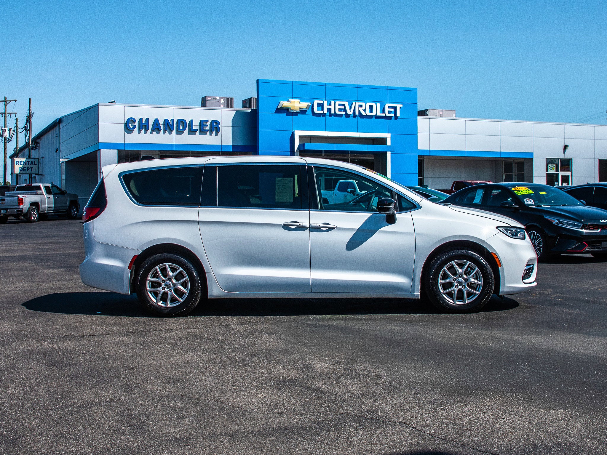 2024 Chrysler Pacifica Touring L