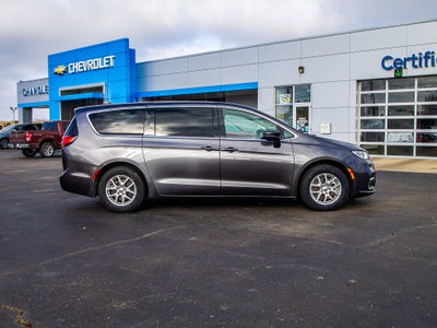 2023 Chrysler Pacifica Touring L