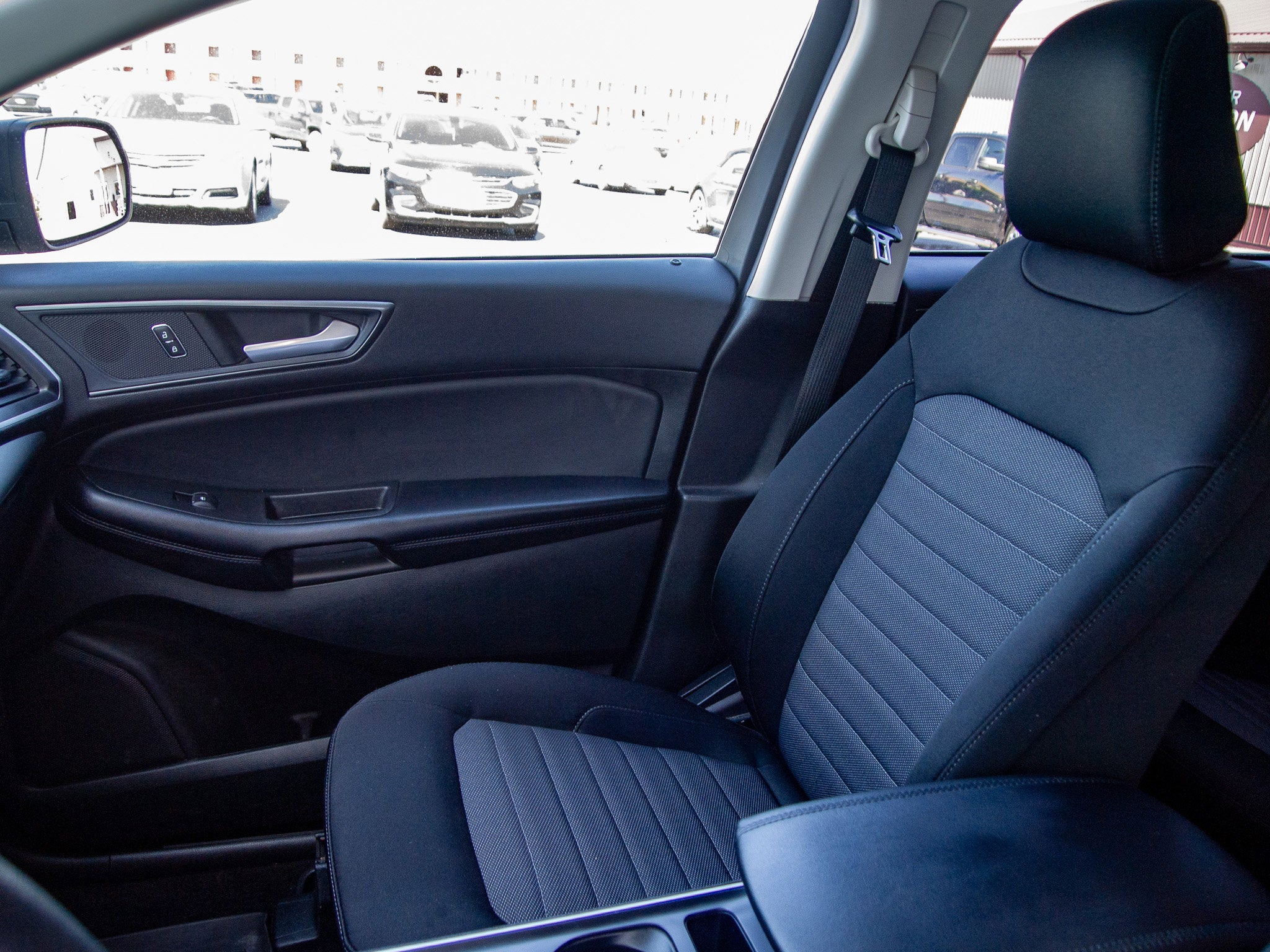2022 Ford Edge SE