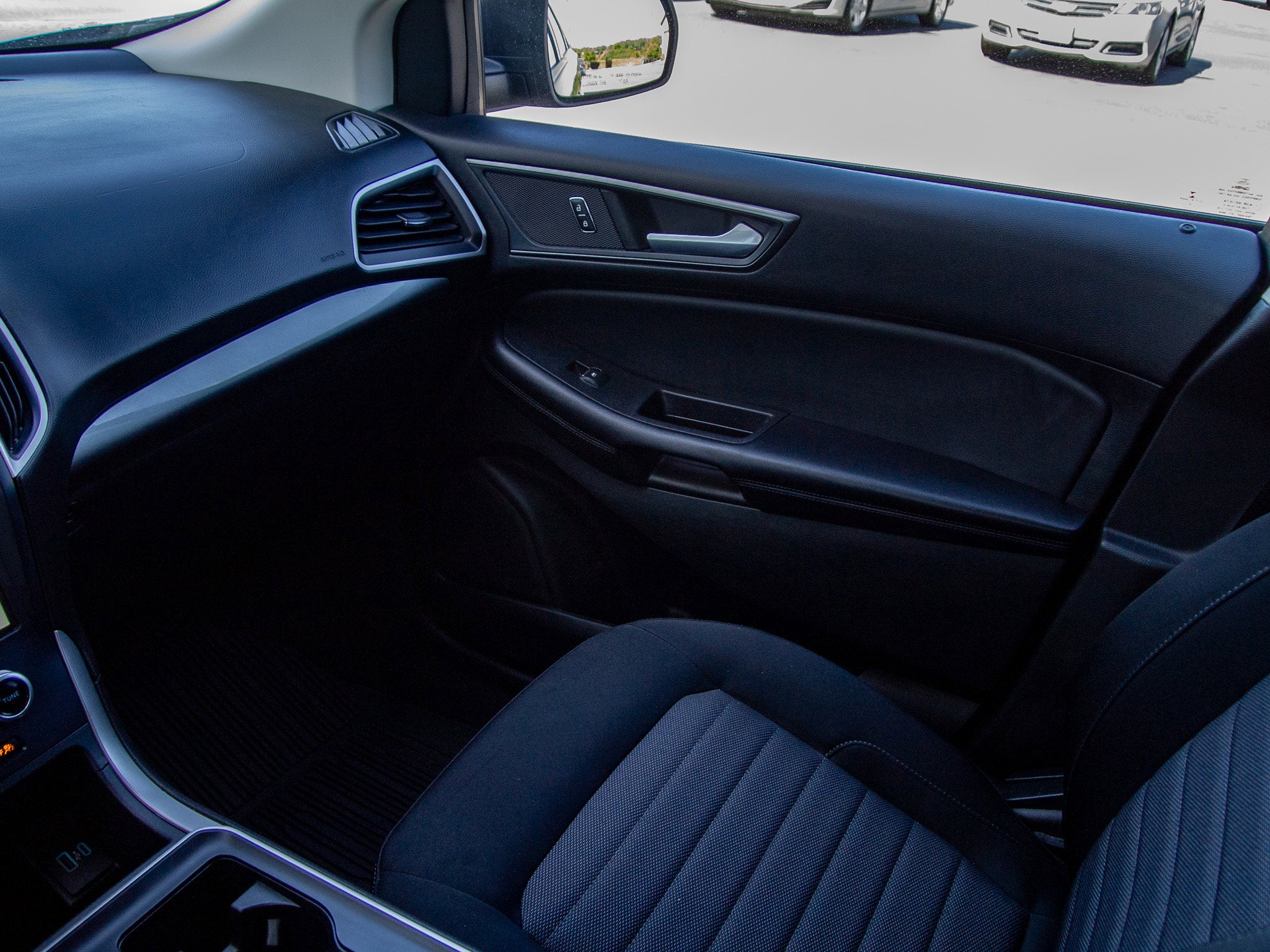 2022 Ford Edge SE