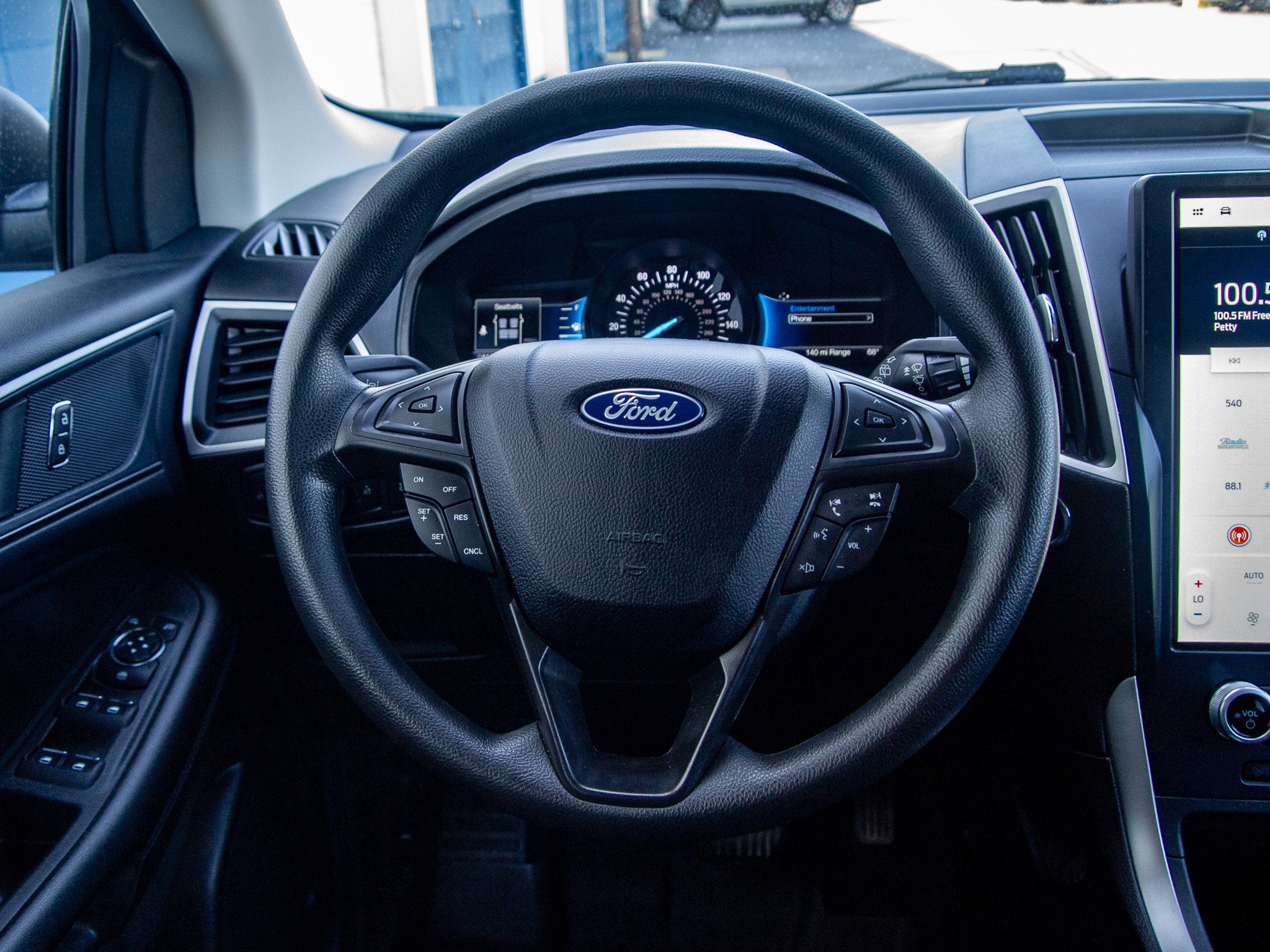 2022 Ford Edge SE