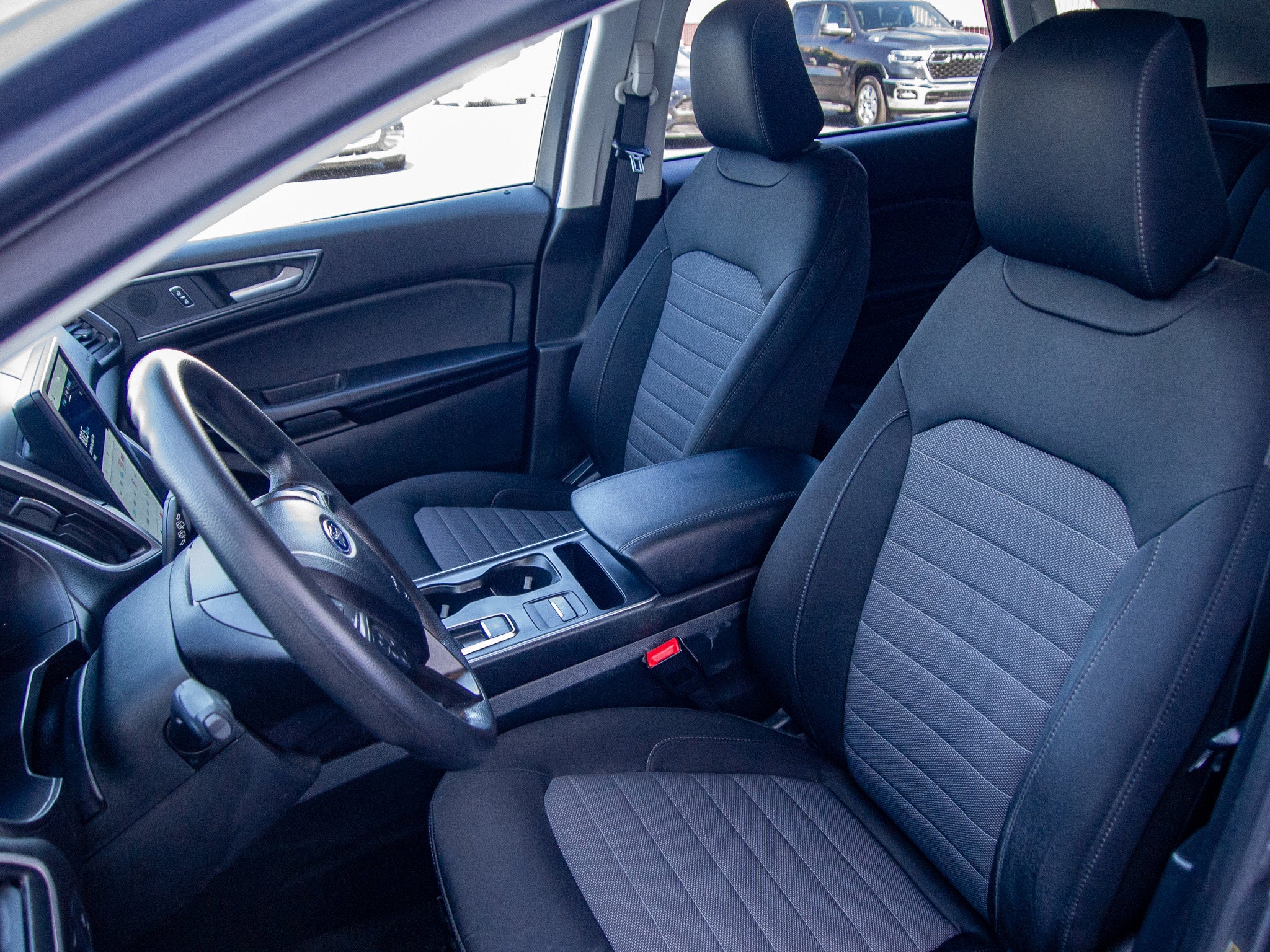 2022 Ford Edge SE