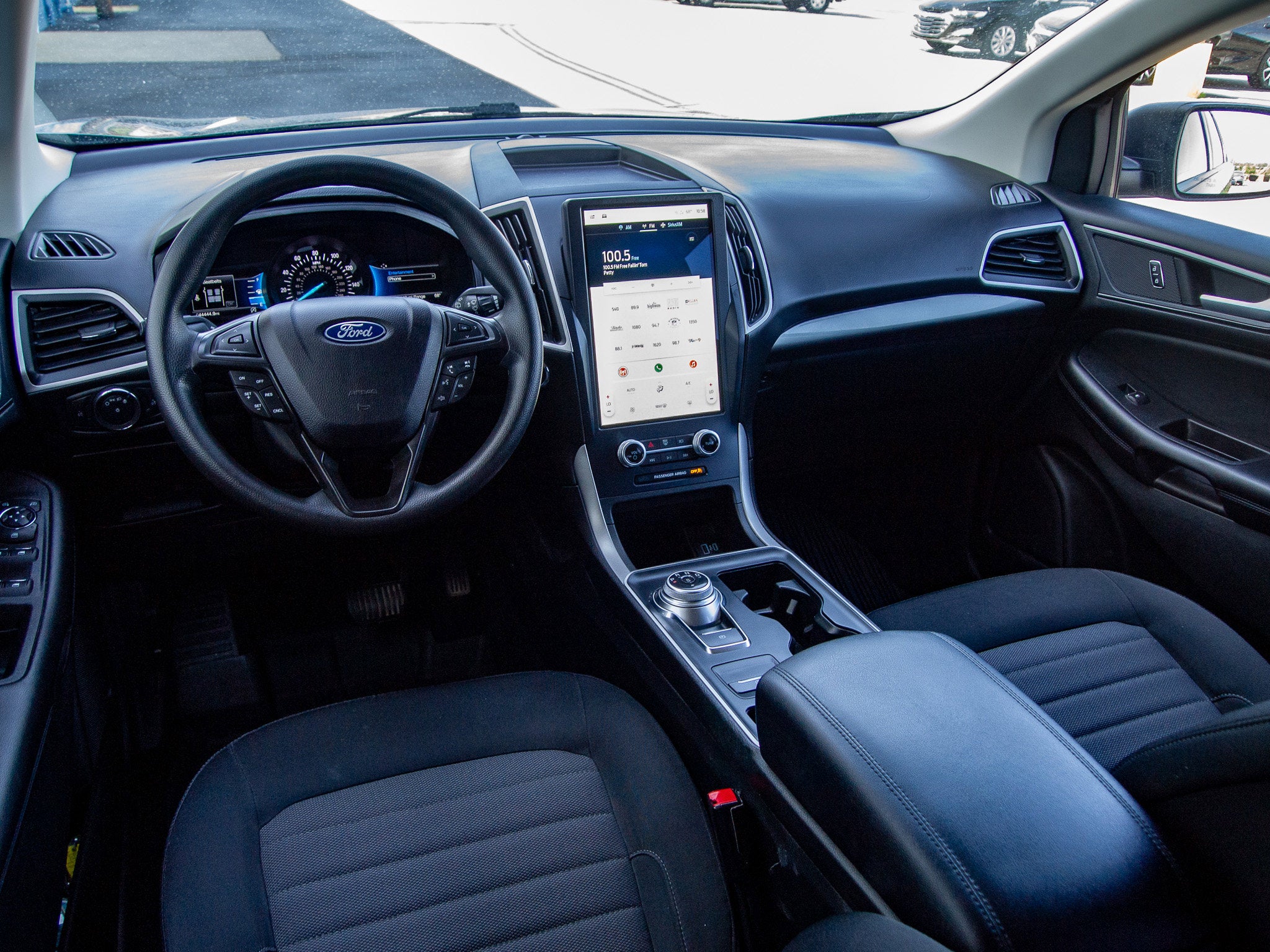 2022 Ford Edge SE
