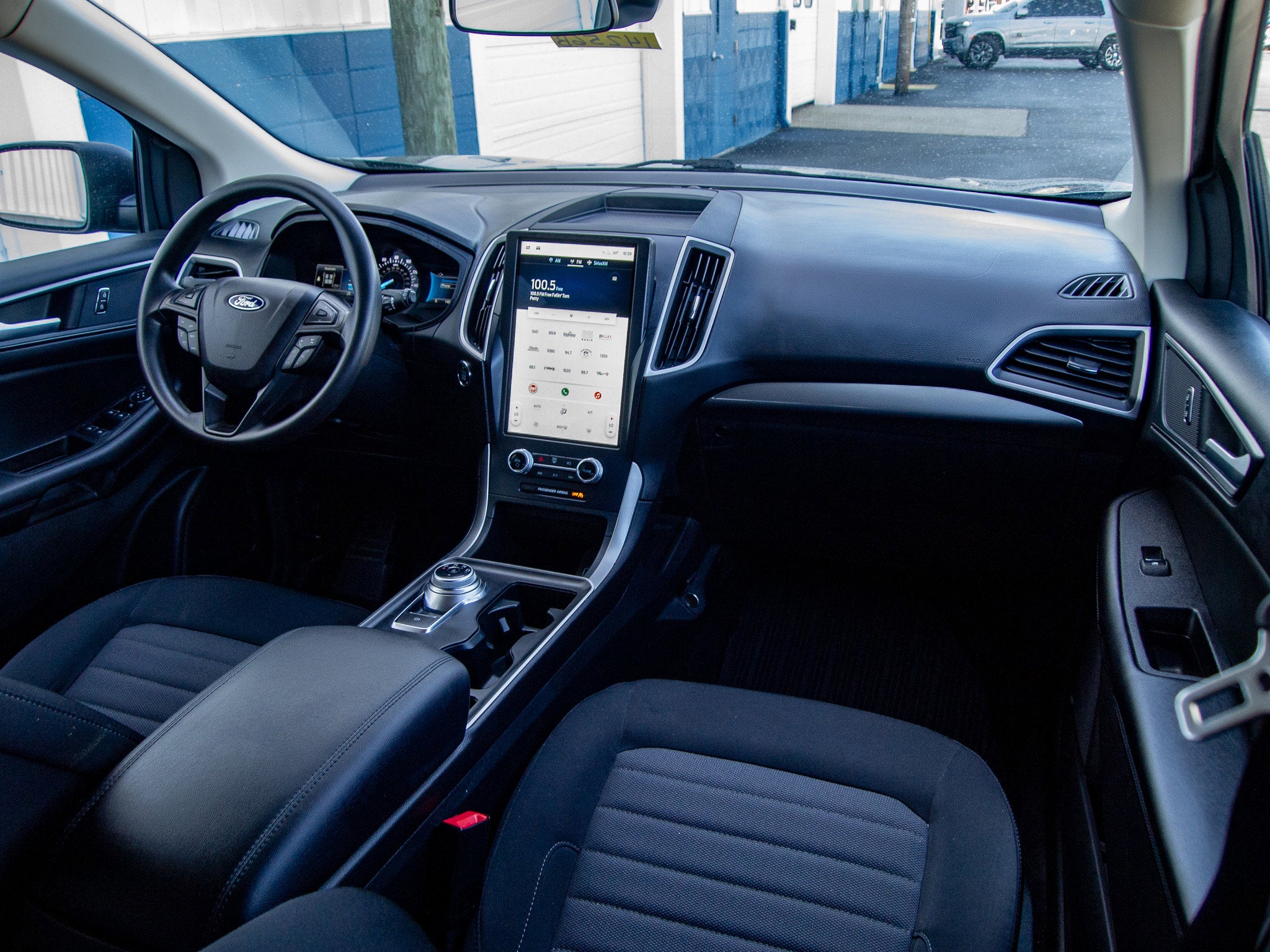 2022 Ford Edge SE