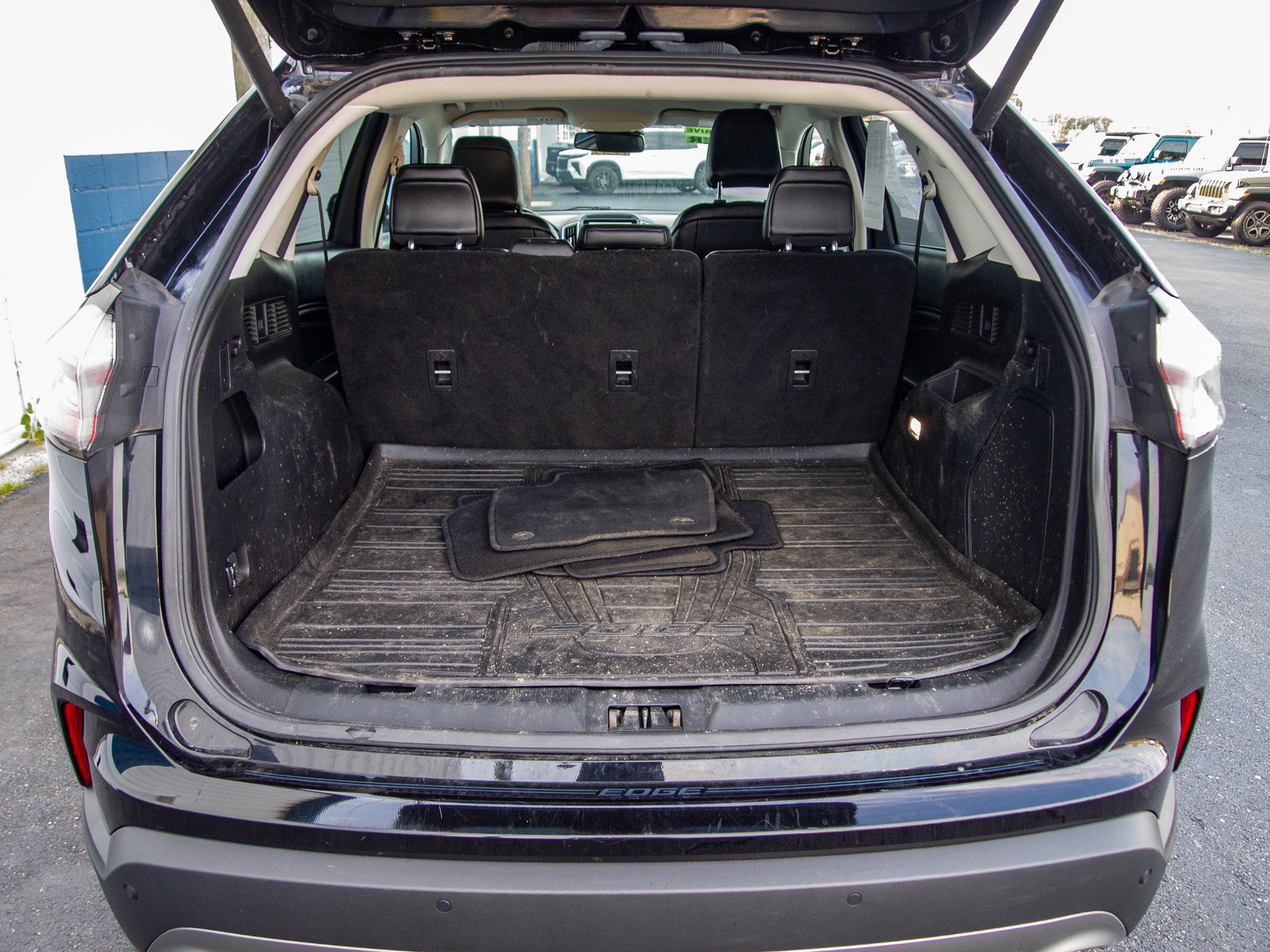 2023 Ford Edge Titanium