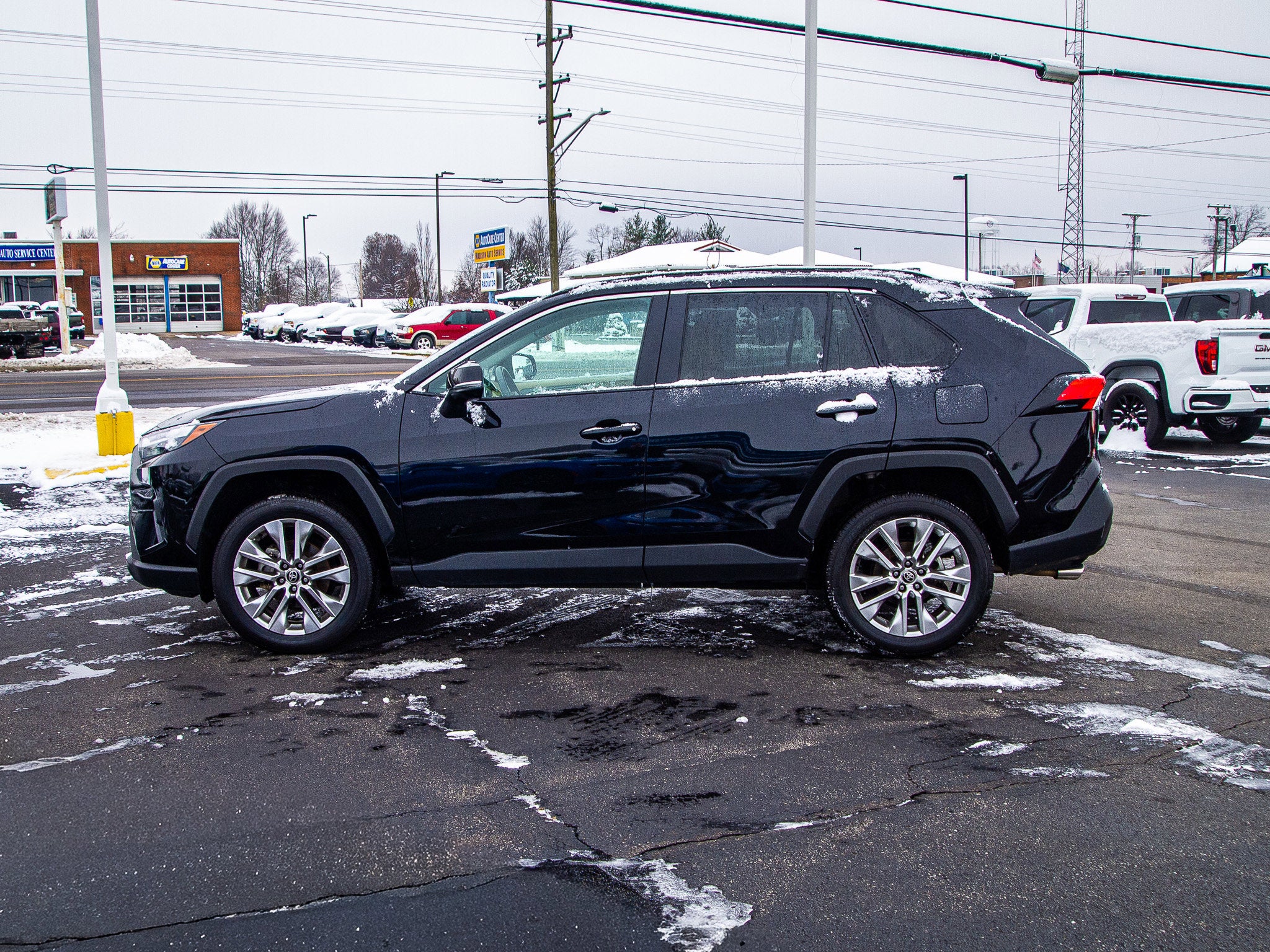 2025 Toyota RAV4 XLE Premium