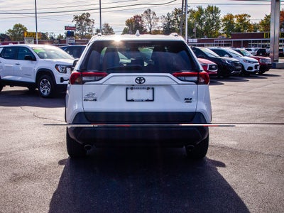 2020 Toyota RAV4 XLE