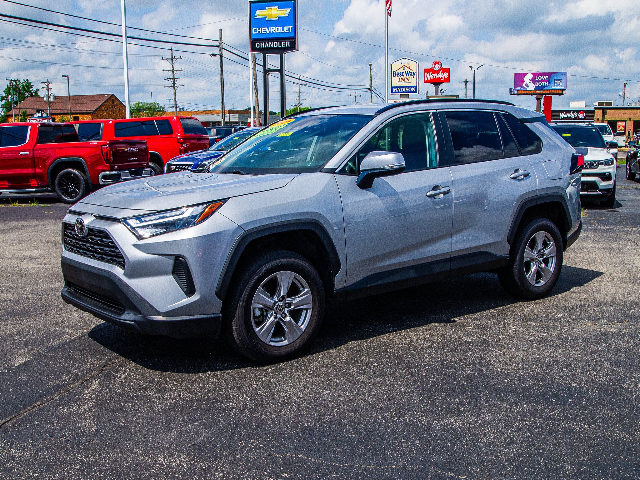 2025 Toyota RAV4 XLE