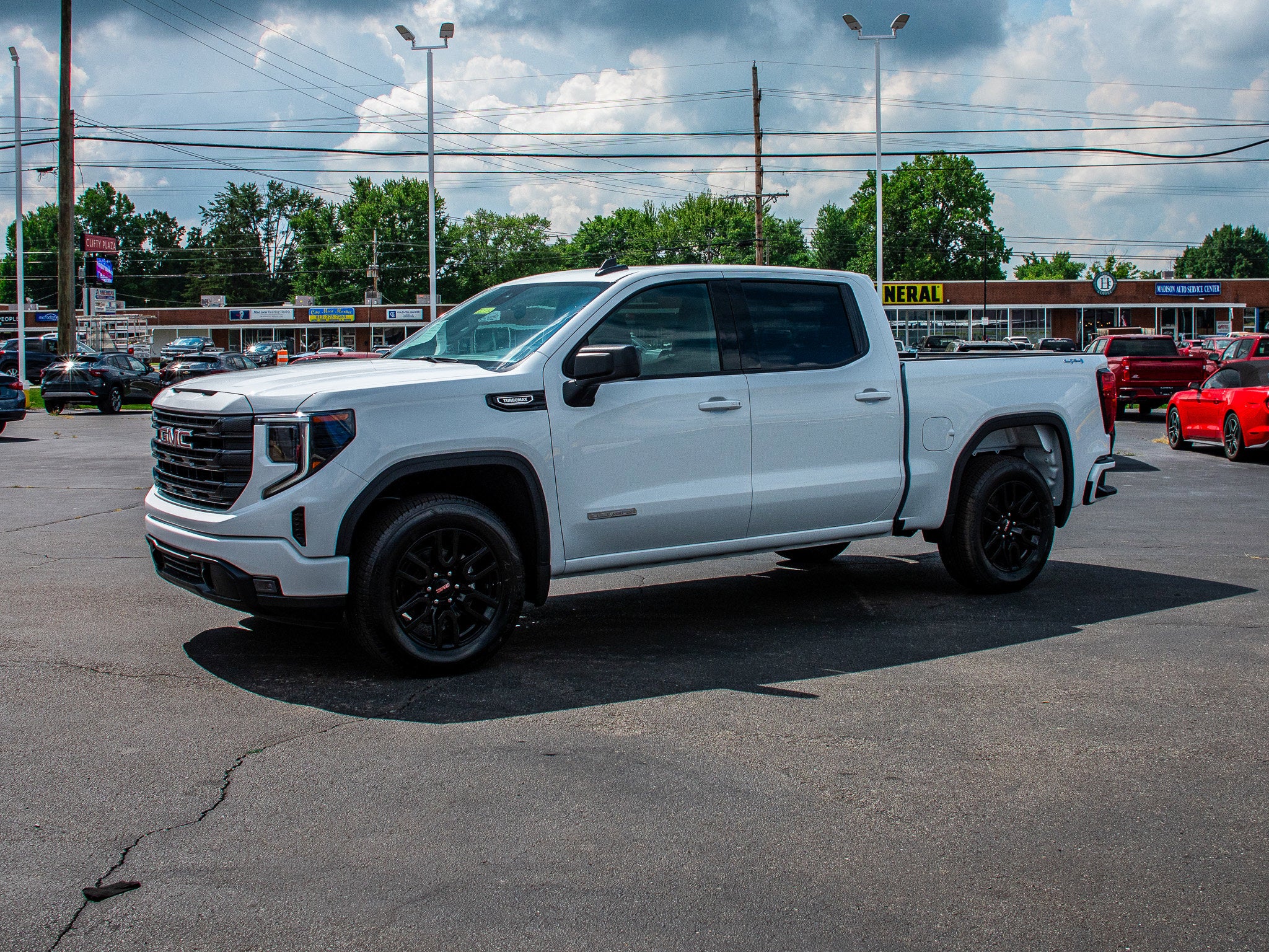 2025 GMC Sierra 1500 Elevation