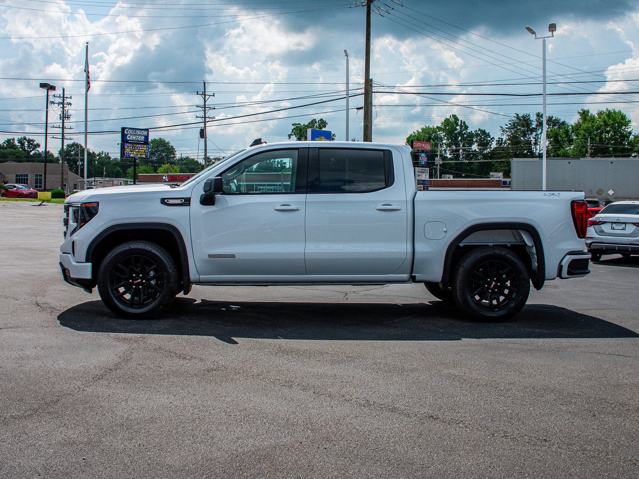 2025 GMC Sierra 1500 Elevation