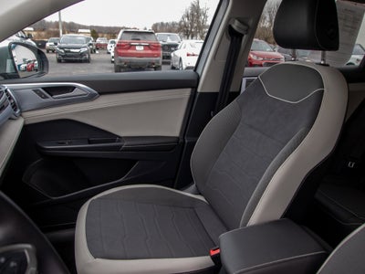 2025 Volkswagen Taos SE