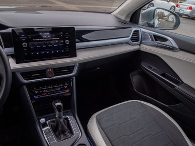 2025 Volkswagen Taos SE