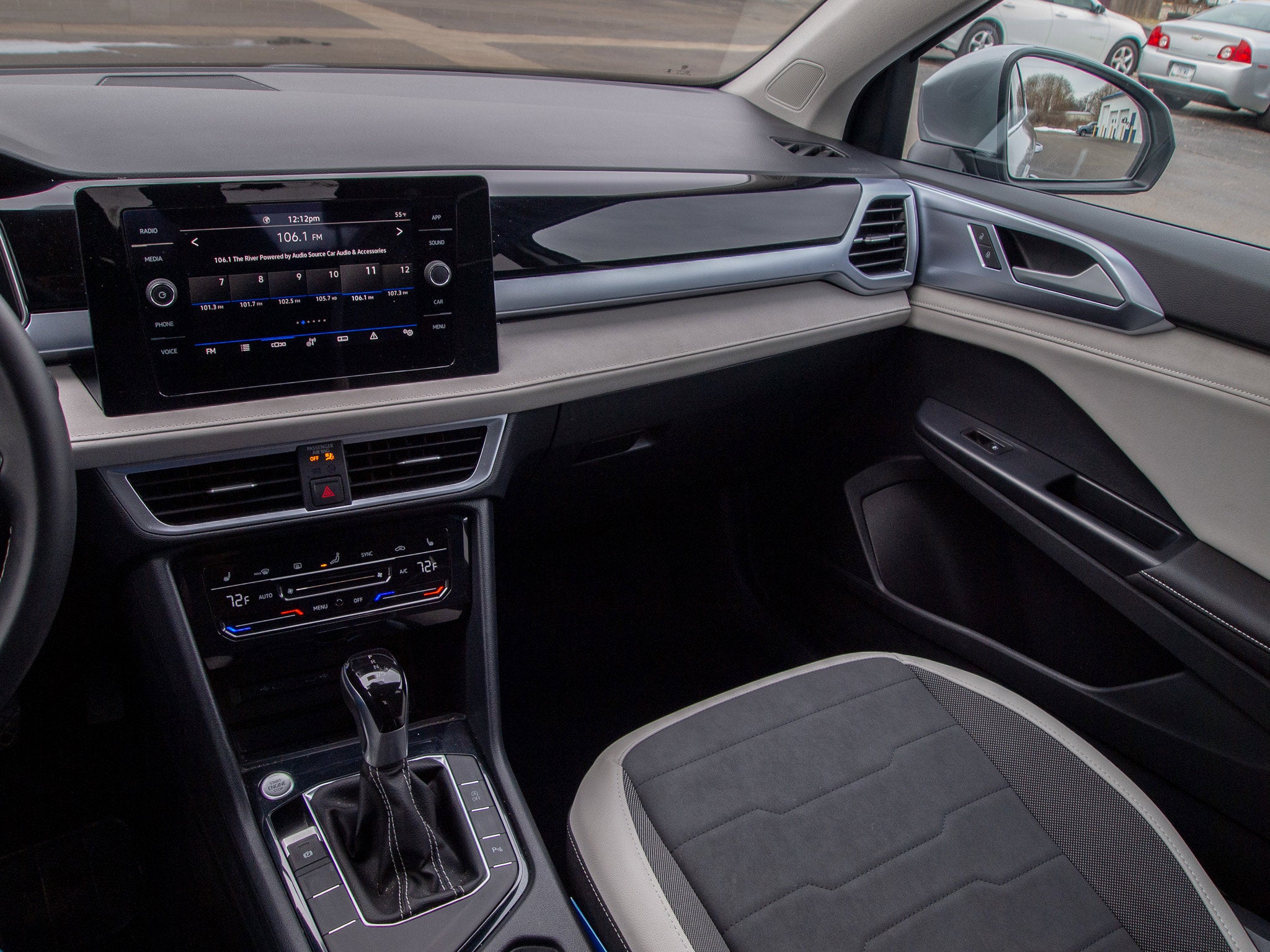 2025 Volkswagen Taos SE