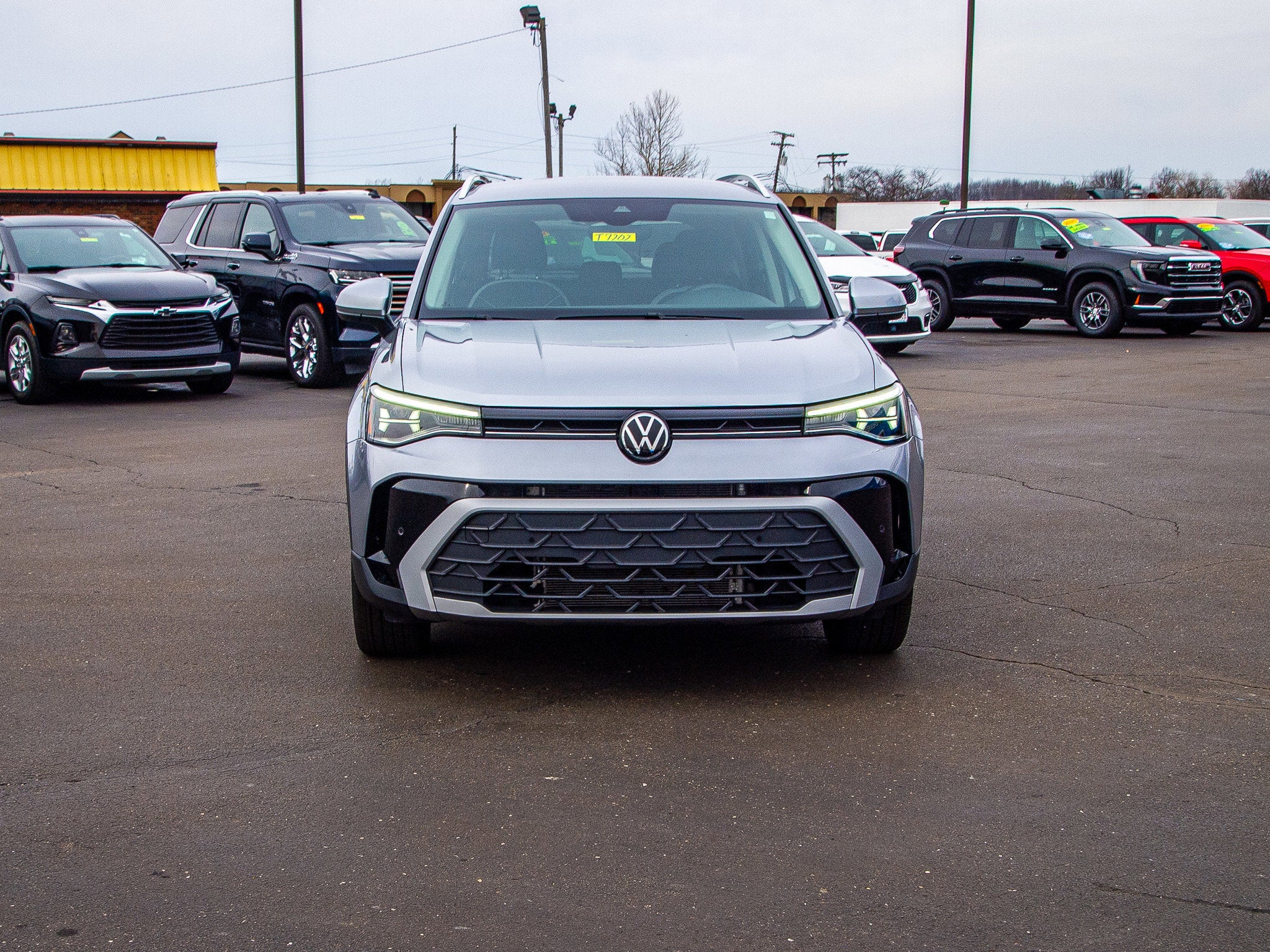 2025 Volkswagen Taos SE