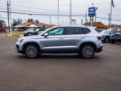 2025 Volkswagen Taos SE