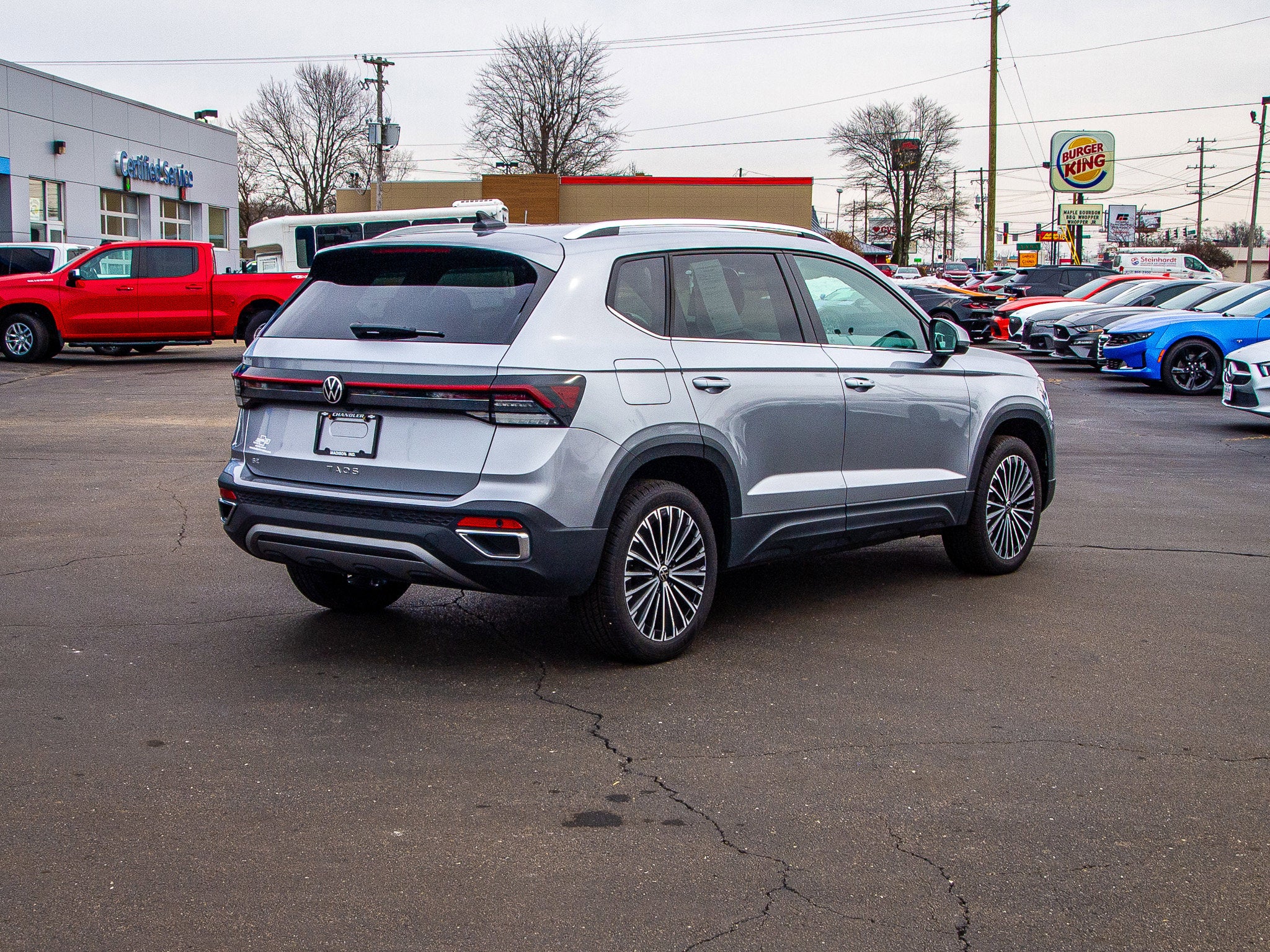 2025 Volkswagen Taos SE