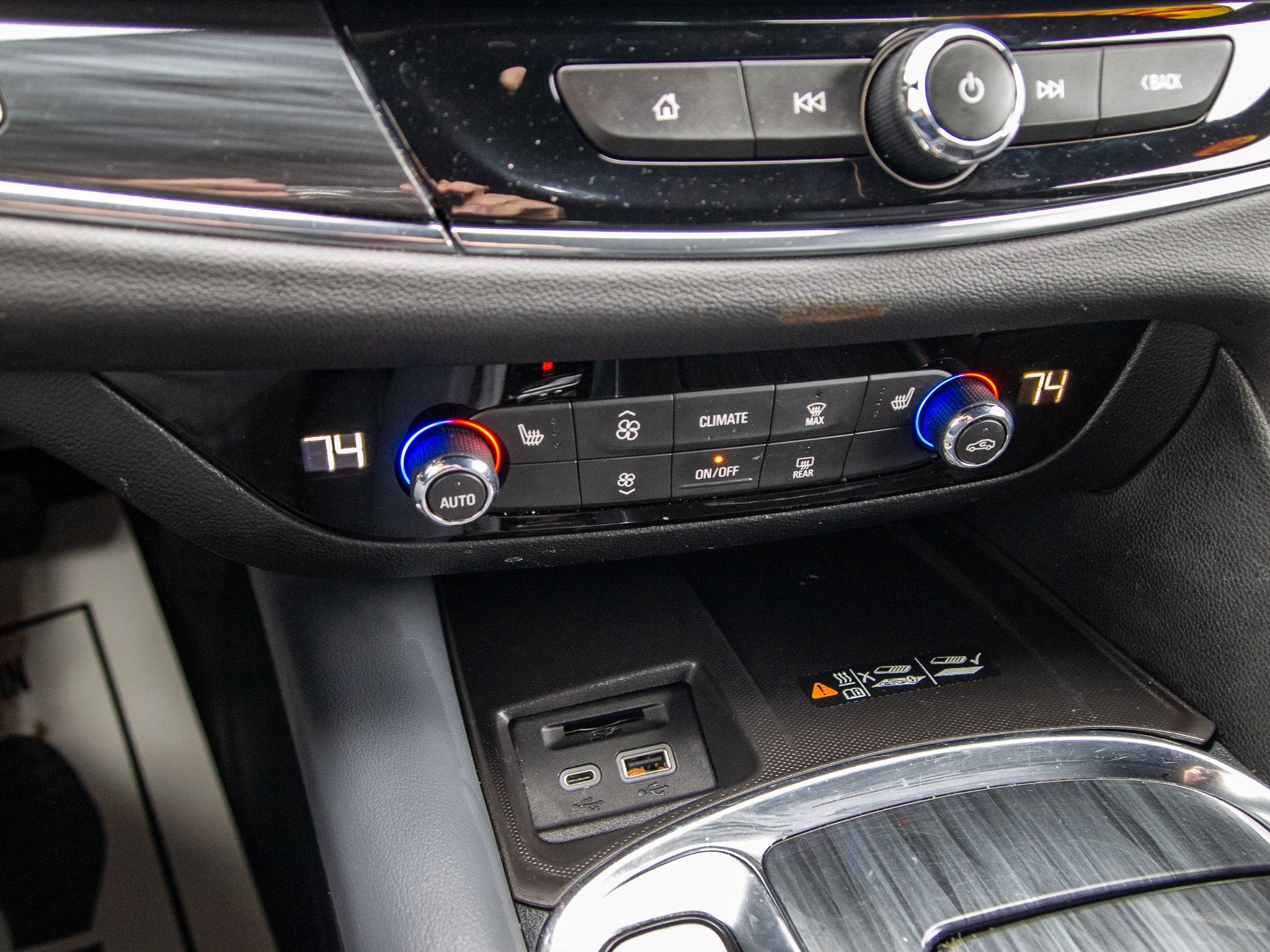 2024 Buick Enclave Essence