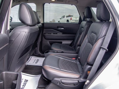 2022 Nissan Pathfinder Platinum