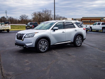 2022 Nissan Pathfinder Platinum
