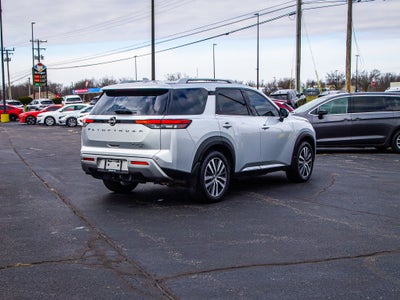 2022 Nissan Pathfinder Platinum
