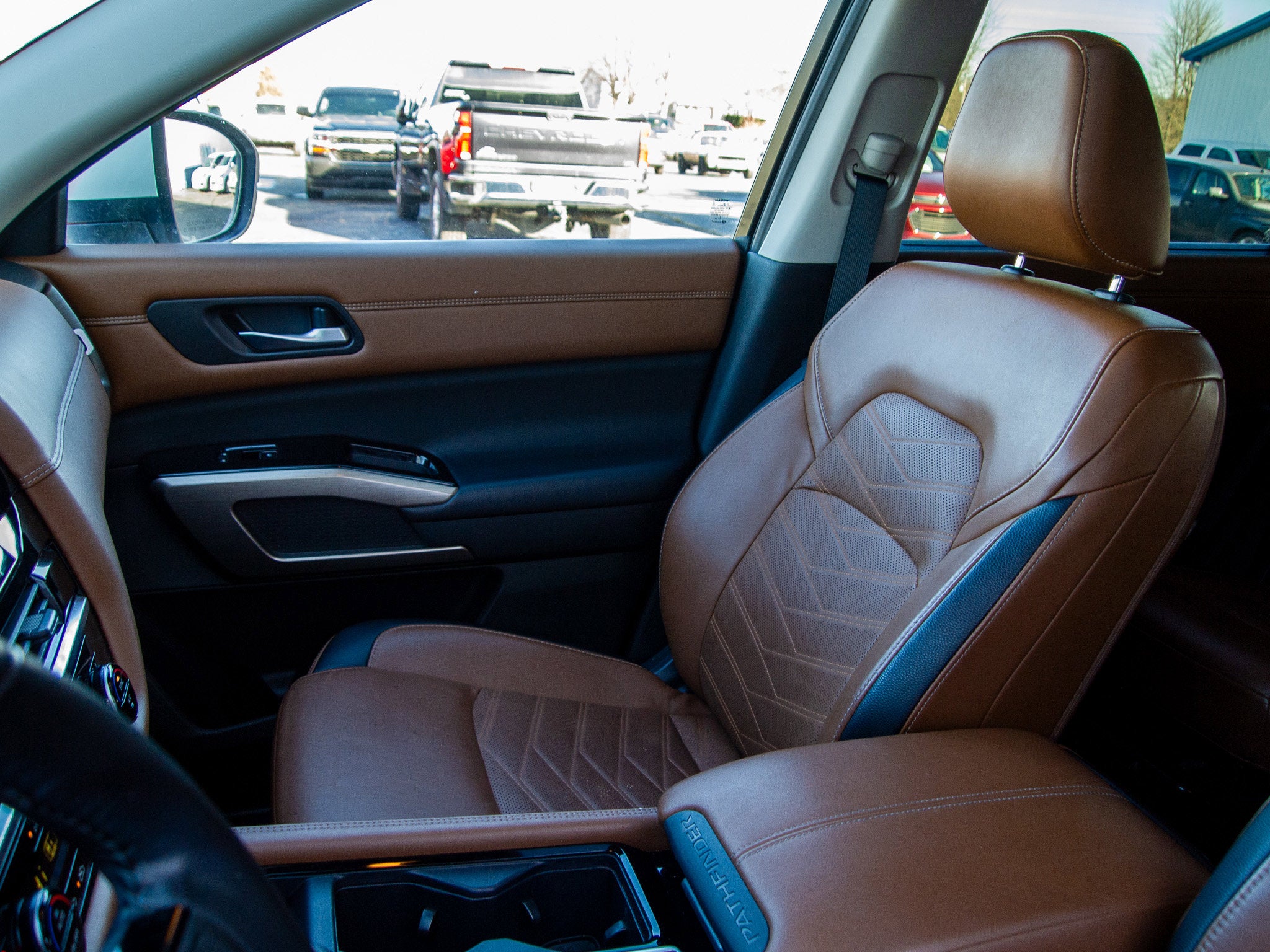 2023 Nissan Pathfinder Platinum