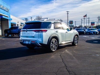 2023 Nissan Pathfinder Platinum