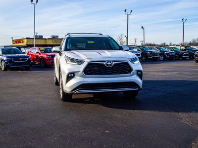 2025 Toyota Highlander Hybrid Platinum